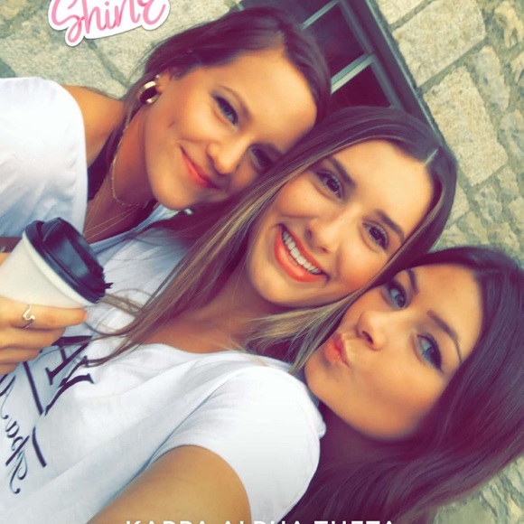 Meet your Posher, Emma - Picture 3 of 4